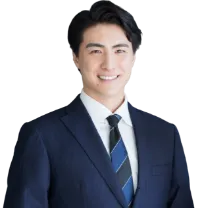 スーツを着た男性